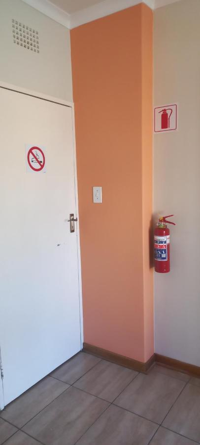 28 At Van Den Bos International Guesthouse Edenvale Eksteriør billede