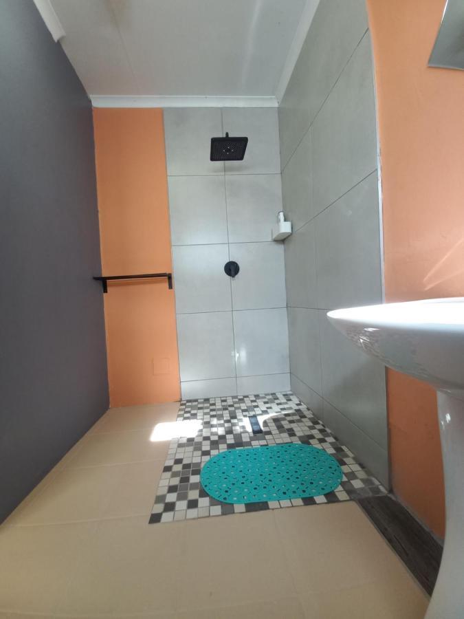 28 At Van Den Bos International Guesthouse Edenvale Eksteriør billede